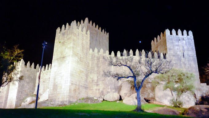 MS-20151101-02172 Castelo de Guimarães.