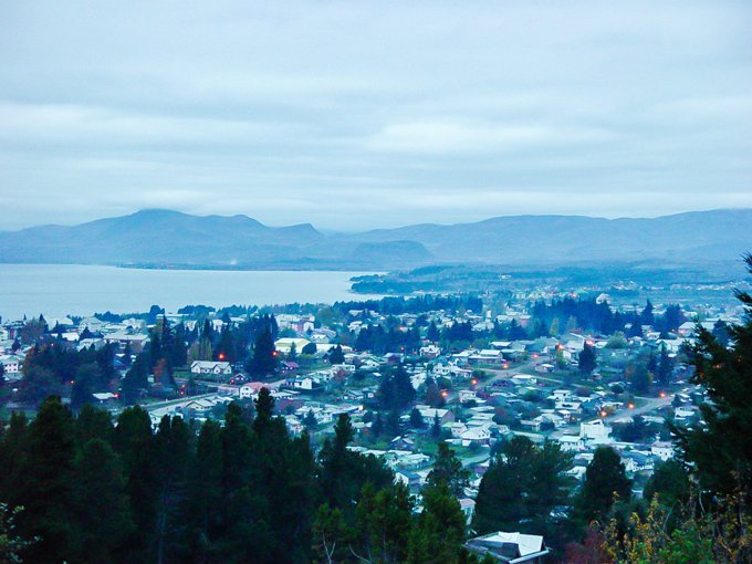 MS-20040518-00662 Vista da cidade de Bariloche.