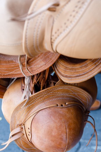 MS-20190216-00451 Chapeus de couro.